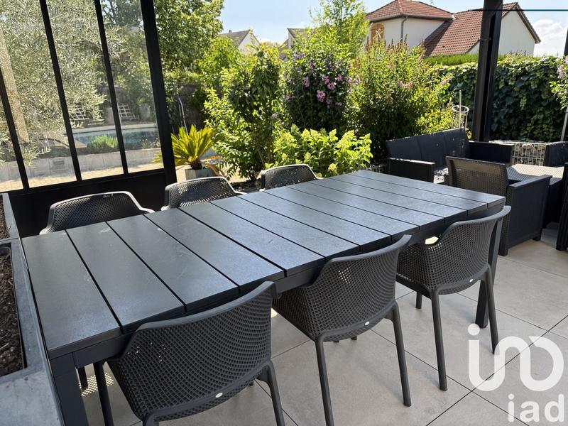 Maison - 210 m² - 7 pièces