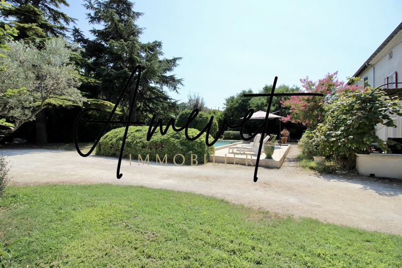 Mas - 204 m² - 9 pièces