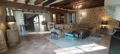 Demeure - 281 m² - 13 pièces