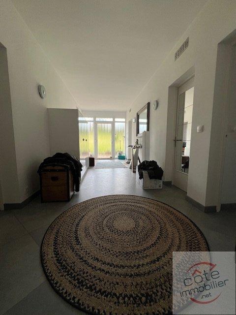 Maison - 240 m² - 6 pièces