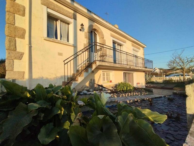 Maison traditionnelle - 88 m² - 4 pièces