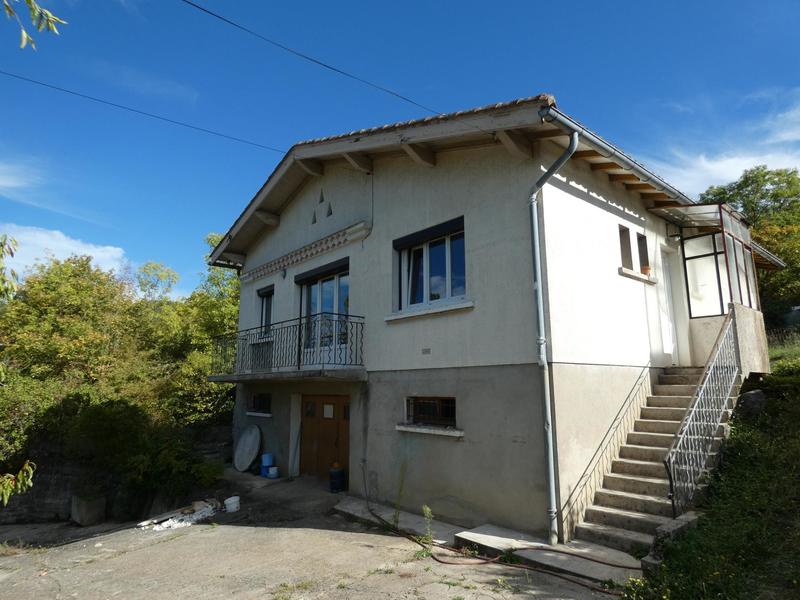 Maison - 90 m² - 4 pièces