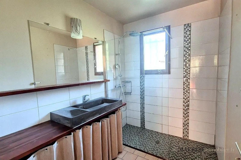 Maison traditionnelle - 90 m² - 4 pièces