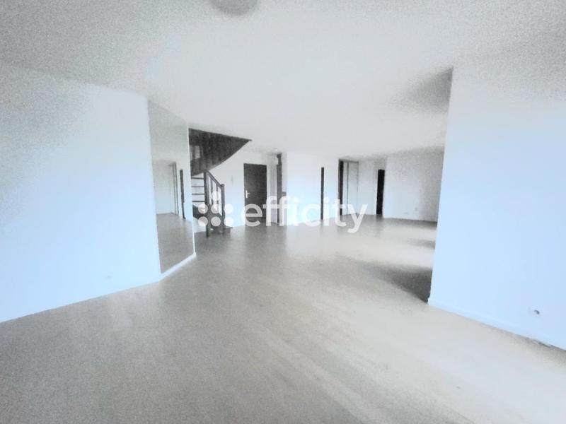 Appartement - 121 m² - 6 pièces