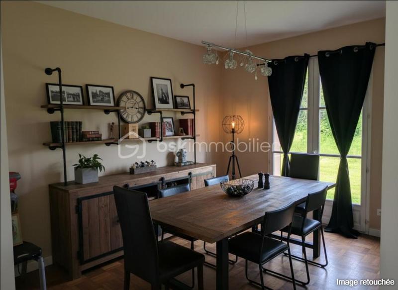 Maison - 90 m² - 5 pièces