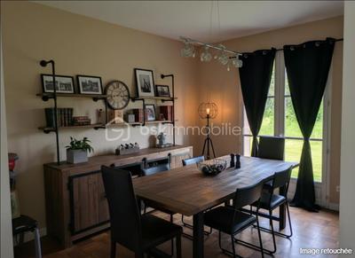 Maison - 90 m² - 5 pièces