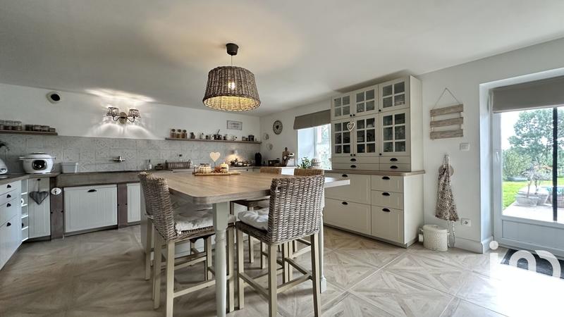 Maison - 246 m² - 6 pièces