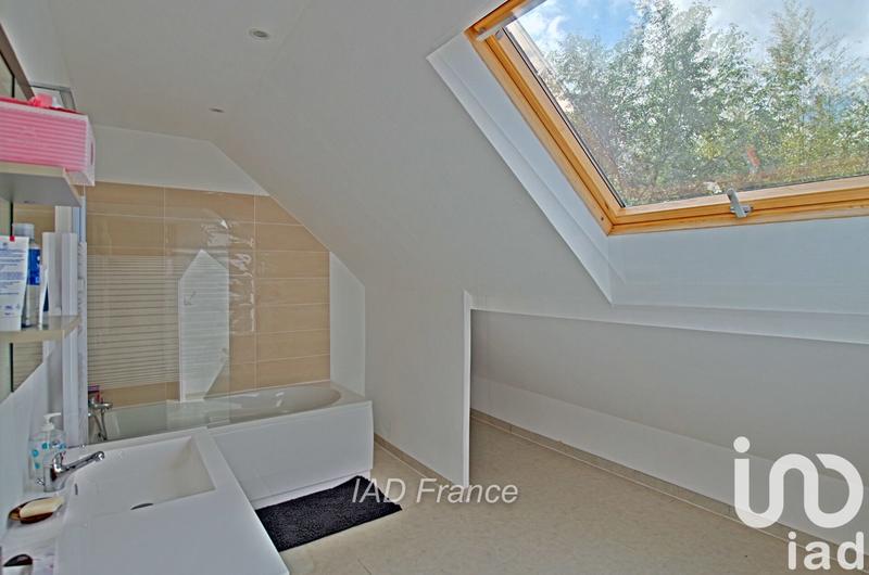 Maison - 180 m² - 8 pièces