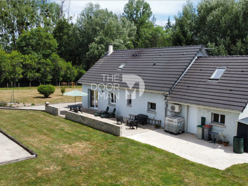 Pavillon - 160 m² - 6 pièces