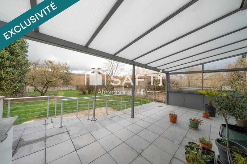 Maison - 250 m² - 8 pièces