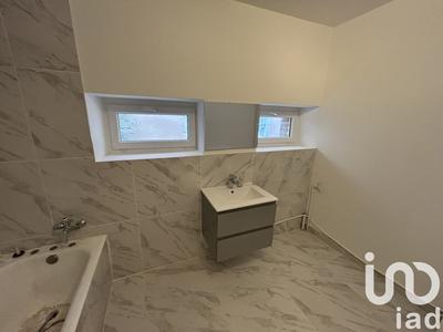 Maison - 93 m² - 5 pièces