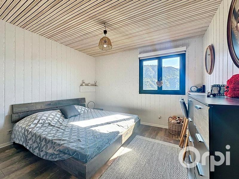 Maison - 183 m² - 5 pièces