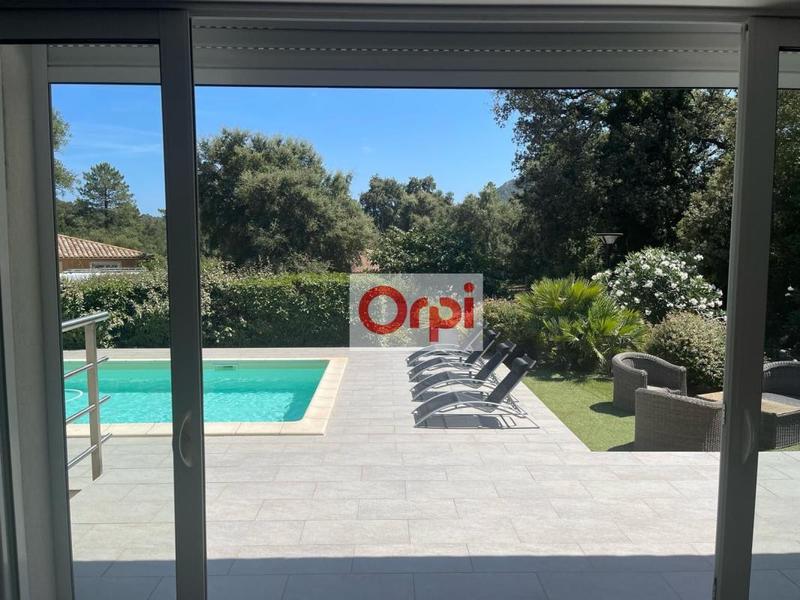 Villa - 124 m² - 6 pièces