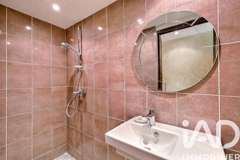 Maison - 282 m² - 9 pièces