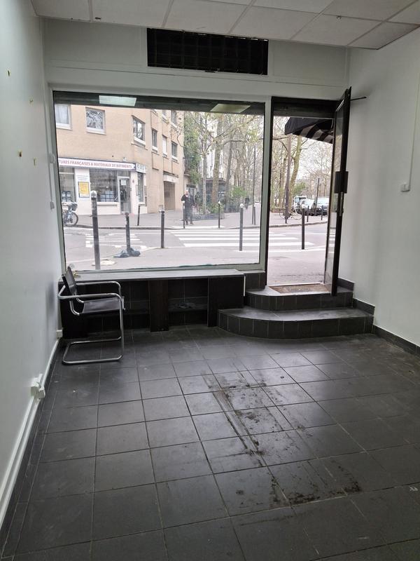 Local commercial - 100 m² - 5 pièces