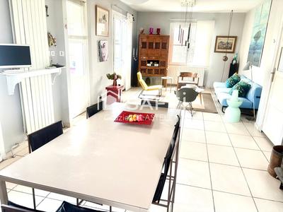 Maison - 200 m² - 8 pièces