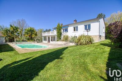 Maison - 195 m² - 7 pièces