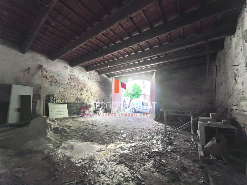 Maison - 200 m² - 2 pièces