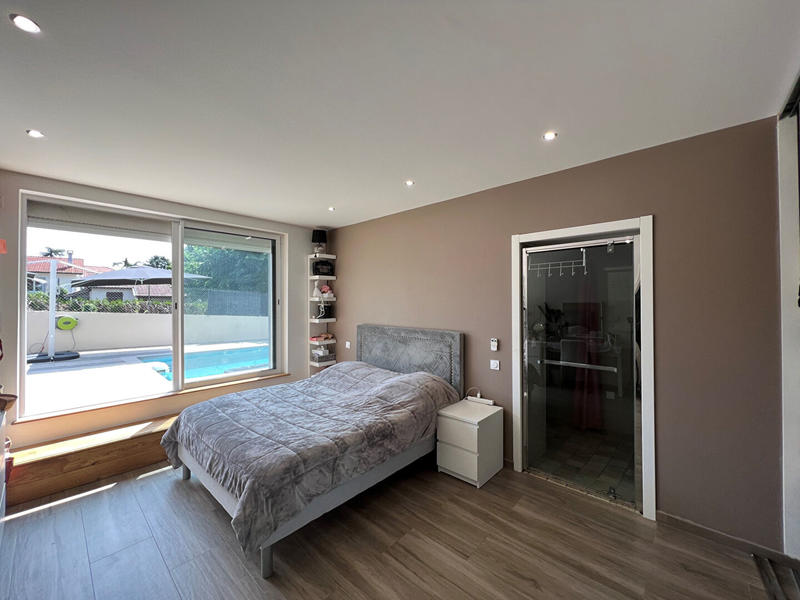 Demeure - 400 m² - 13 pièces