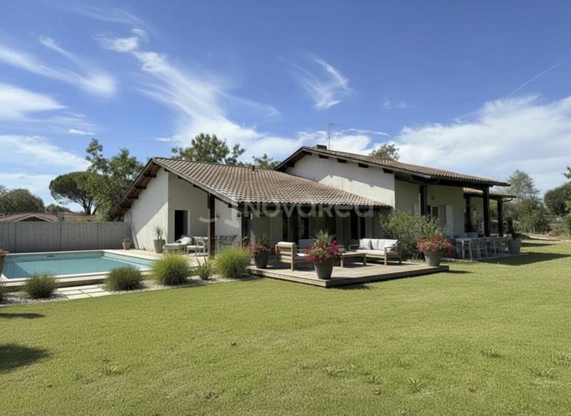 Maison - 180 m² - 5 pièces