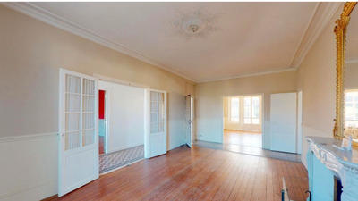 Maison - 350 m² - 12 pièces