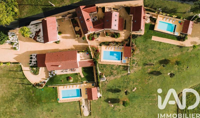 Maison - 760 m² - 21 pièces