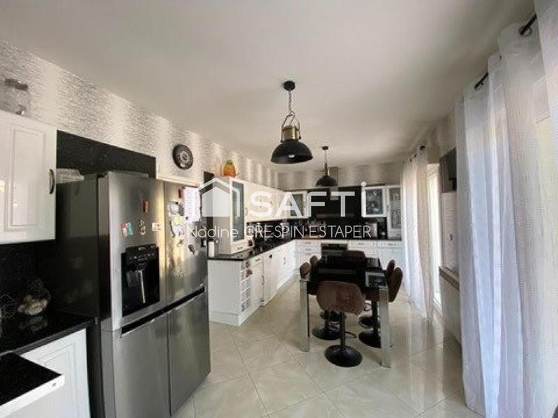 Maison - 200 m² - 7 pièces