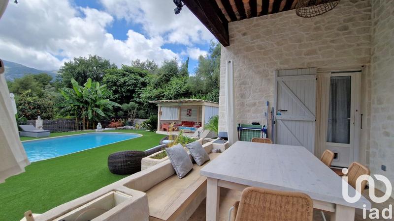 Maison - 217 m² - 7 pièces