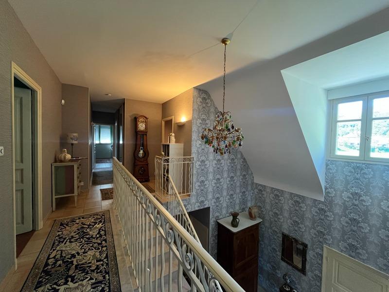 Maison - 268 m² - 8 pièces