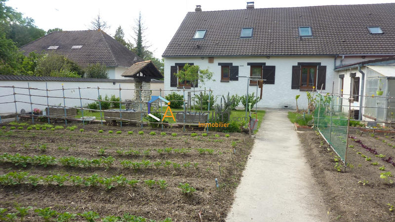 Maison - 210 m² - 6 pièces