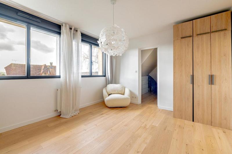 Maison - 206 m² - 6 pièces