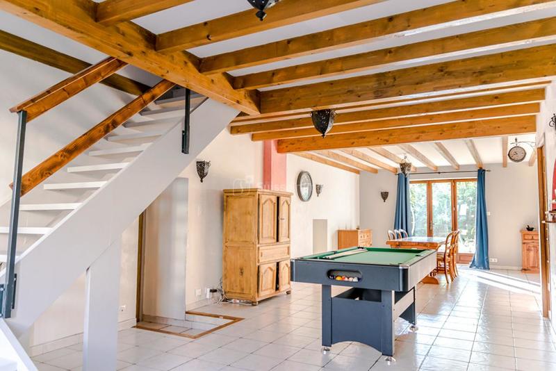 Maison - 232 m² - 7 pièces