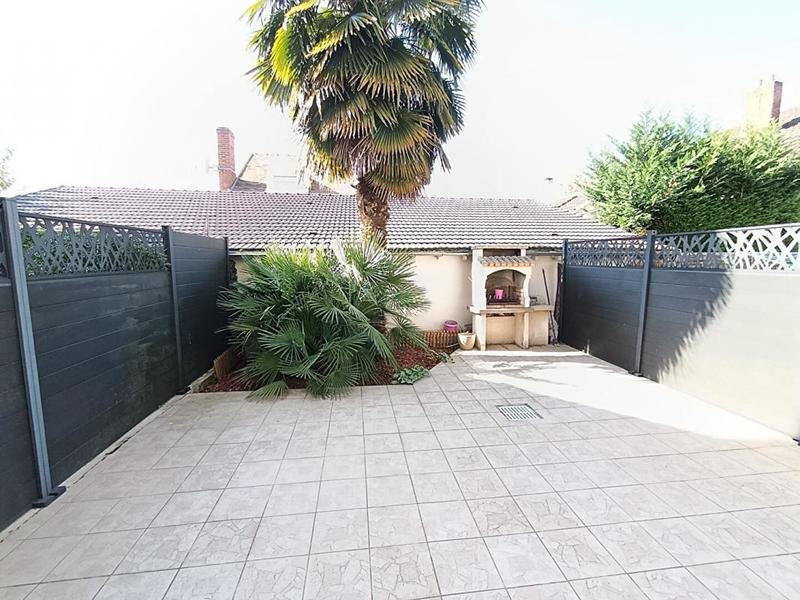 Maison - 96 m² - 6 pièces