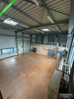 Local d'activité / Entrepôt - 670 m²