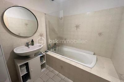 Propriété - 170 m² - 6 pièces