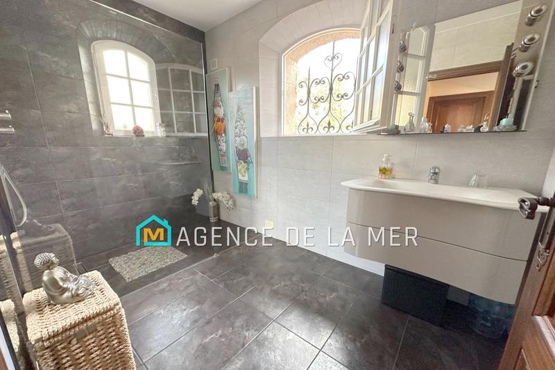 Maison - 210 m² - 6 pièces