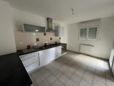 Maison - 93 m² - 4 pièces