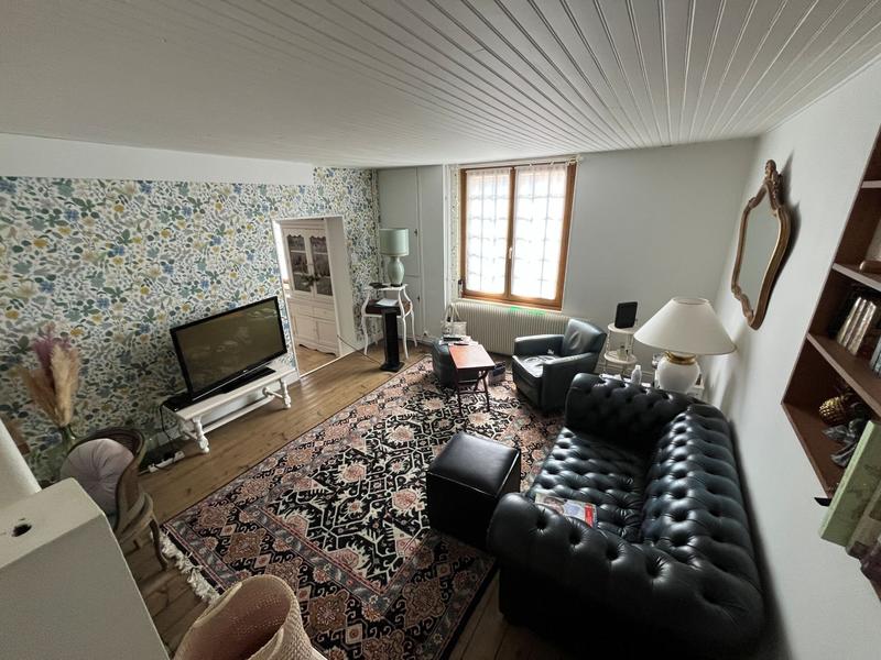 Maison - 180 m² - 9 pièces