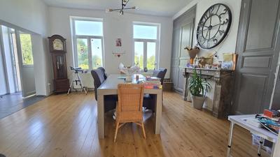 Maison - 250 m² - 8 pièces