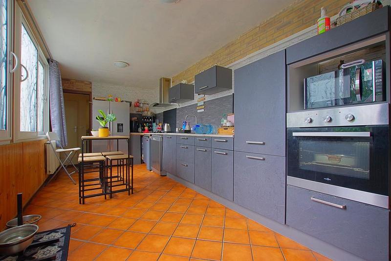 Maison - 194 m² - 6 pièces