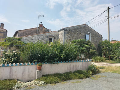 Maison - 215 m² - 9 pièces