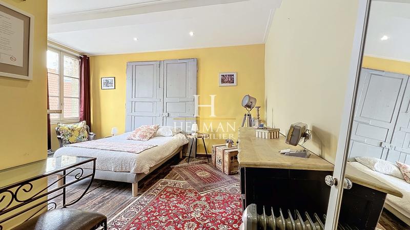 Maison - 301 m² - 11 pièces