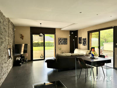 Maison - 231 m² - 8 pièces