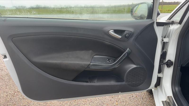 Seat Ibiza Sc 2.0 Tdi 143 Fr Black &amp; White
