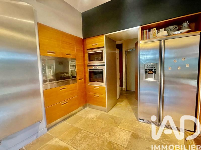 Maison - 411 m² - 11 pièces