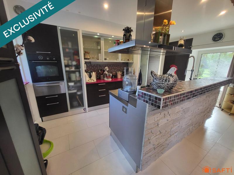 Maison - 300 m² - 5 pièces