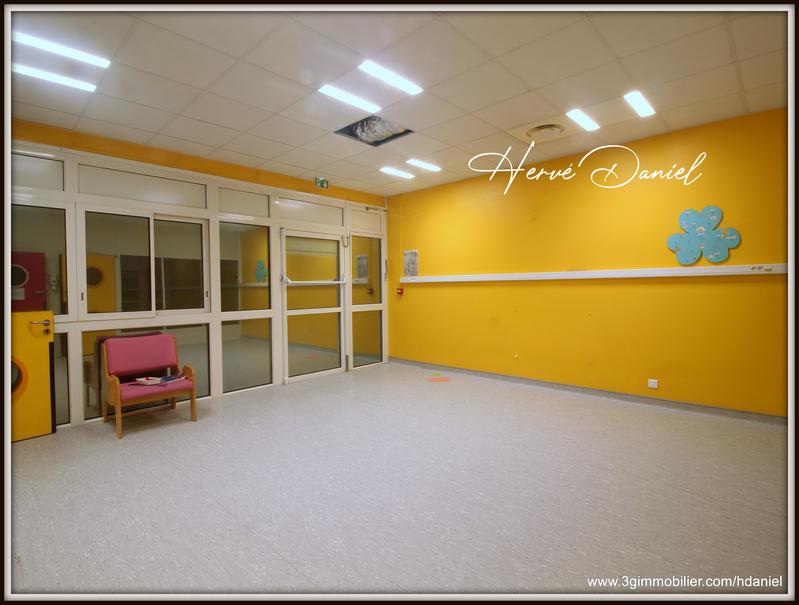 Local commercial - 654 m² - 30 pièces