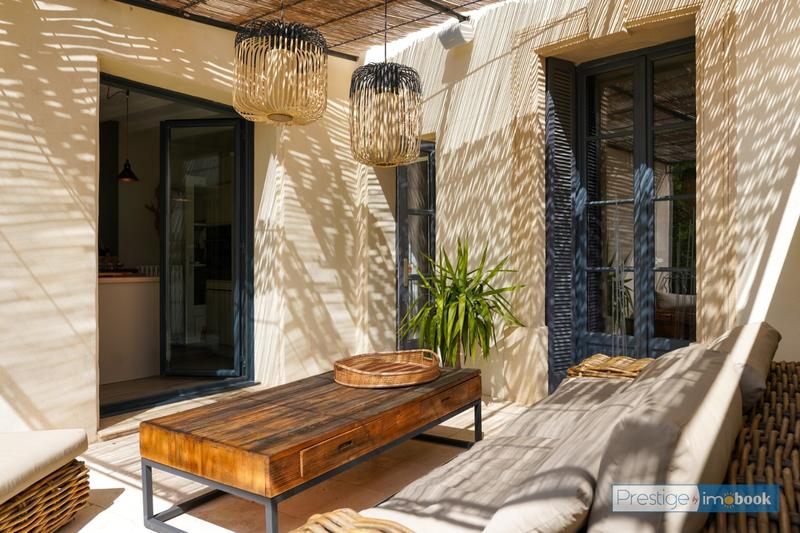 Maison - 350 m² - 8 pièces