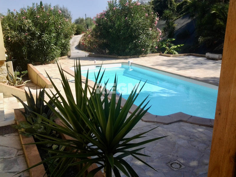 Villa - 332 m² - 7 pièces