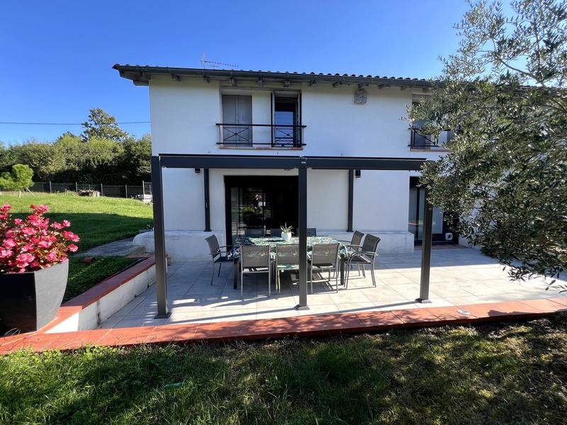 Maison - 224 m² - 7 pièces